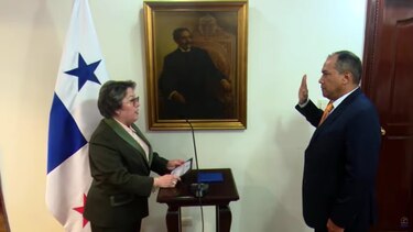 Luis Guerra toma posesión como magistrado del Tribunal Electoral