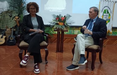Stanley Heckadon revive la historia de Jenny C. White en una presentación en Santiago de Veraguas
