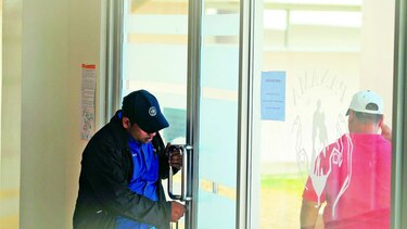 Aplazan cirugías por cierre de hospital