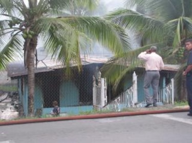 Incendio destruye vivienda de ancianos en Cativá