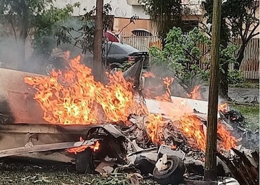 Mueren cinco personas al caer una avioneta en un área residencial en Brasil
