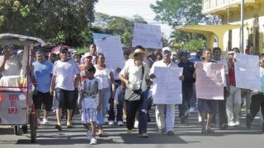 Arap motiva pugna entre pescadores