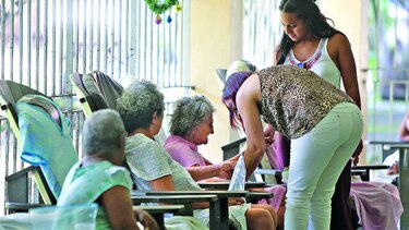 Oficializan nuevo salario mínimo para trabajadores sociales en Panamá: $1,285 mensuales