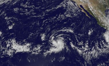El huracán  Olaf se forma en el Pacífico frente a las costas mexicanas