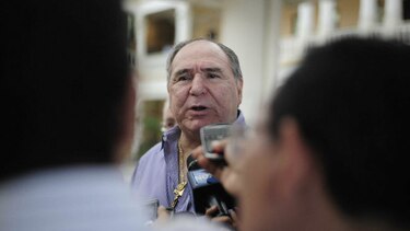 Ecuador: Piden salvoconducto para expresidente Abdalá Bucaram