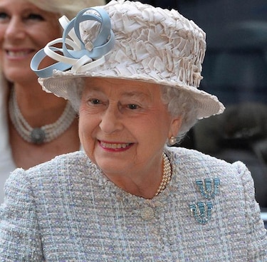 Fotografías, papeles y cartas de Isabel II vendidos en 33 mil dólares
