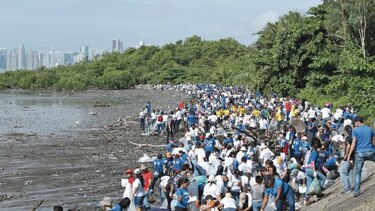 Basura ahoga las playas