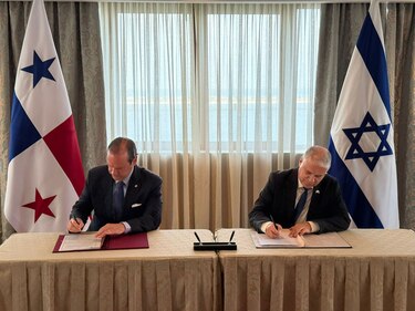Panamá firma acuerdo con Israel para cooperación en agua y salud