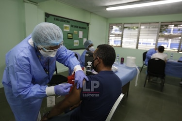 Minsa inicia en el corregimiento de San Francisco inmunización de personas mayores de 40 años con dosis de Pfizer
