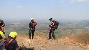 Bomberos rescatan a senderista en Los Picachos de Olá