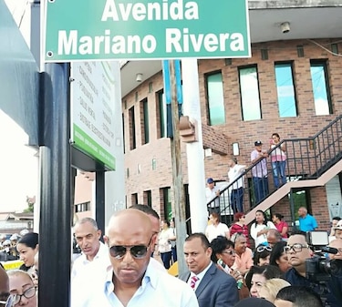 Avenida que conduce a Puerto Caimito lleva el nombre de Mariano Rivera 