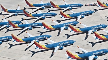 Boeing suspende metas financieras por incertidumbre