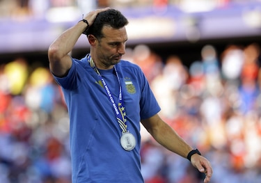 Scaloni sale en defensa de sus ‘guerreros’ por ‘aguantar baldazos de agua fría’