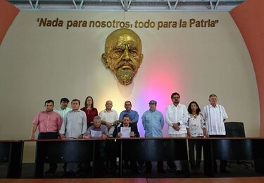 FARC y ELN acuerdan 'defensa conjunta' de acuerdos de paz en Colombia
