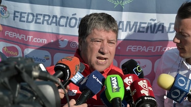 Bolillo empieza a mover sus piezas para Chile