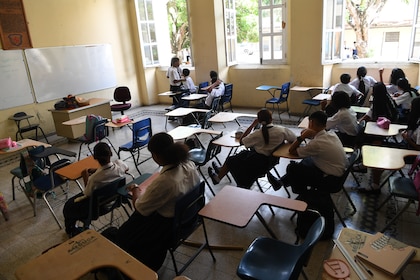 Un mes de huelga docente: estudiantes del sector oficial siguen esperando a sus profesores y maestros