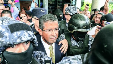 Muere Flores; proceso civil queda pendiente