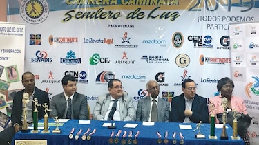 Una caminata que aboga por el deporte y la integración