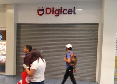 ¿Qué están haciendo +Móvil y Tigo para atraer a los clientes de Digicel?