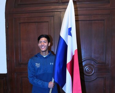 Andrés Ho recibe pabellón para Juegos Suramericanos de la Juventud