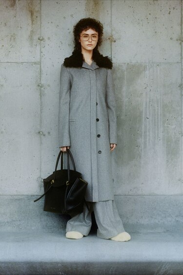 Hijastra de Kamala Harris desfila en la Semana de la Moda de Nueva York