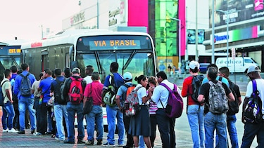 Entregan 2 mil 309 tarjetas estudiantiles de Metro Bus
