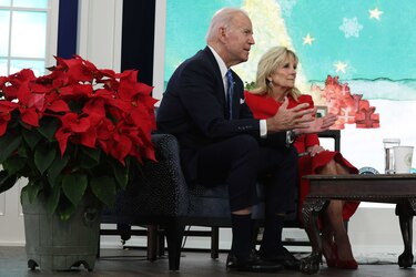 Biden elogia a los estadounidenses por su ‘inmenso coraje’ ante la pandemia