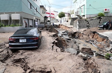 Japón: sismo deja al menos 8 muertos, 40 desaparecidos y deslizamientos de tierra