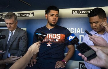 Osuna habla con los Astros a puerta cerrada