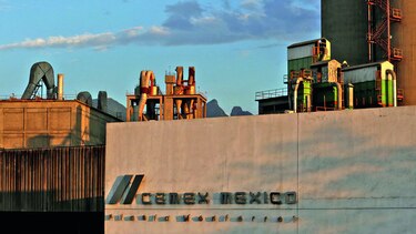 Cemex sube precios y reporta ganancias