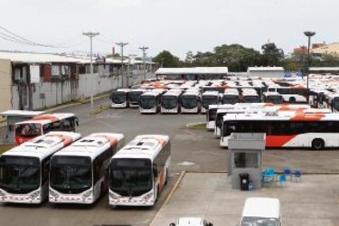 Demora en frecuencia del Metro Bus