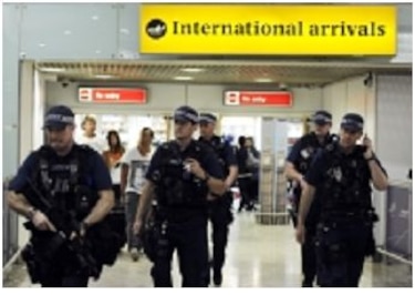 Refuerzan la seguridad en aeropuertos británicos tras alerta de Estados Unidos