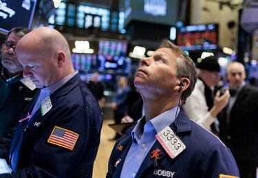 Wall Street comenzó la semana en verde tras exenciones arancelarias de Estados Unidos a productos electrónicos