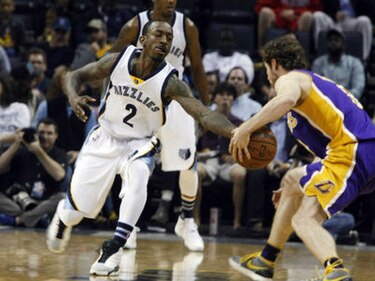 Thunder derrotan a Nuggets con destacada actuación de Westbrook