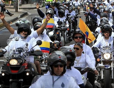 Motociclistas rinden homenaje a militares heridos