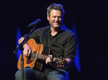 People nombra a Blake Shelton el 'Hombre vivo más sexy'