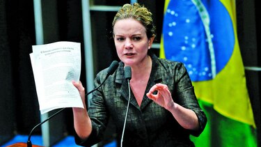 Senadora y su esposo ligados al caso Petrobras