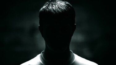 Del blanco al negro en un mundo gris