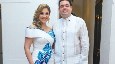 El halagado vestido estilizado de Julieta de Carrizo