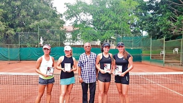 Foráneos dominan finales de parejas