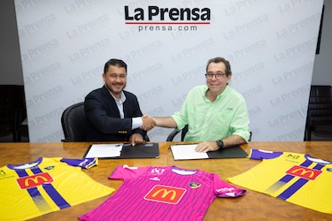 La Prensa se une al vuelo del Fénix: nuevo patrocinio impulsa al Chorrillo FC