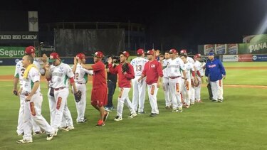 Jugadores de Colón y Herrera intercambian golpes; sigue la lucha por la clasificación