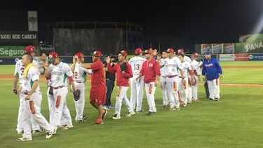 Jugadores de Colón y Herrera intercambian golpes; sigue la lucha por la clasificación