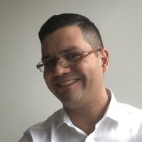 Óscar  Amelunge